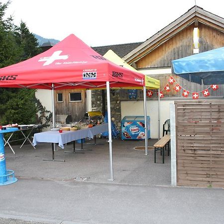 Sporti Grusch Vandrarhem Exteriör bild
