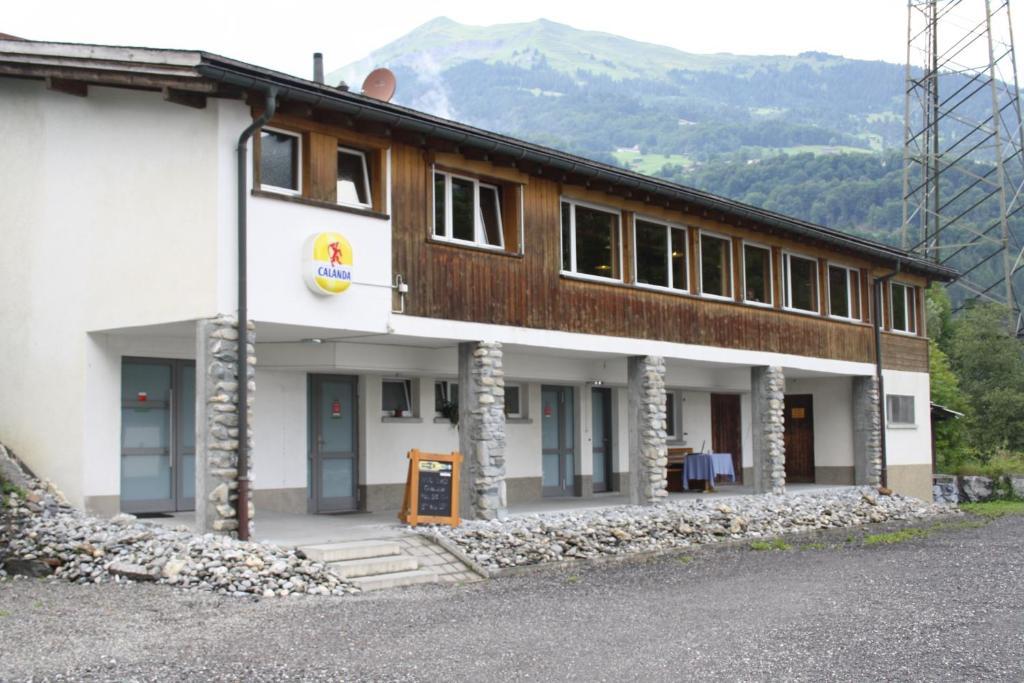 Sporti Grusch Vandrarhem Exteriör bild